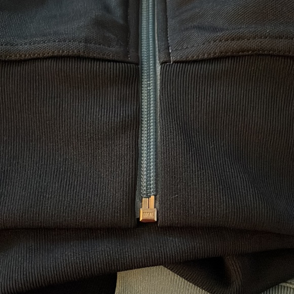 NWOT! Adidas Men’s Jersey Full Zip 3 tone jacket. Large. Knit bottom and cuffs - Picture 8 of 9